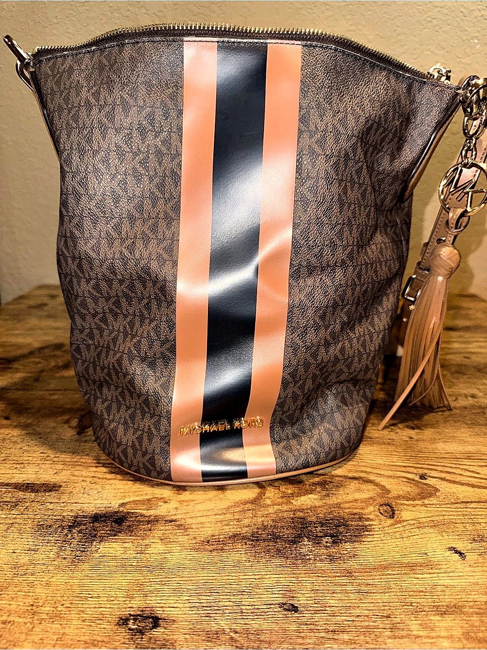 Michael Kors Carson Medium Signature Logo Convertible Bucket Crossbody Bag